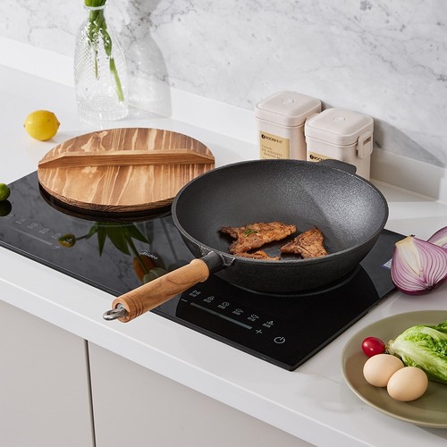 Cast iron deep - cast, wok
